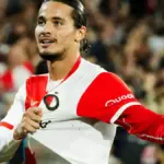 Anis Hadj-Moussa dribbling with the ball during a Feyenoord match