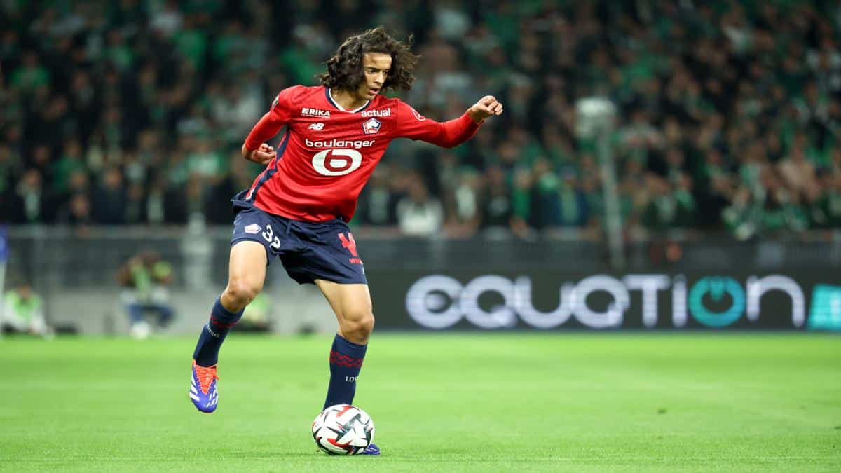 Ayyoub Bouaddi playing for Lille in a Ligue 1 match