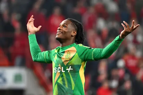 Matthieu Epolo in action for Standard Liege