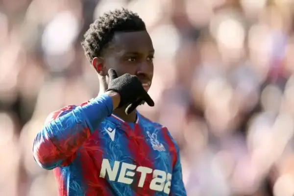 Eddie Nketiah playing in a Premier League match