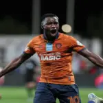 Fashion Sakala playing for Al-Fayha in a league match