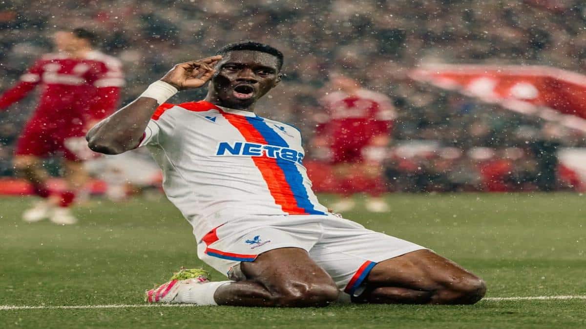Ismaïla Sarr celebrating after scoring a goal during a match