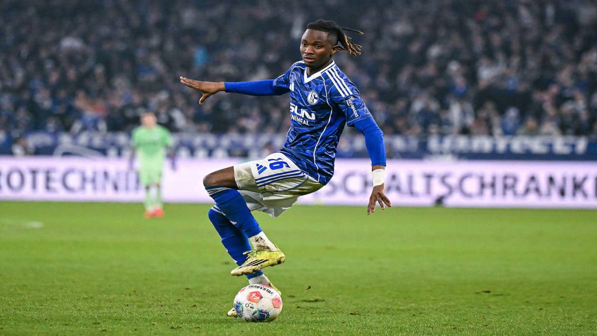 Moussa Ndiaye delivering an assist for Schalke 04