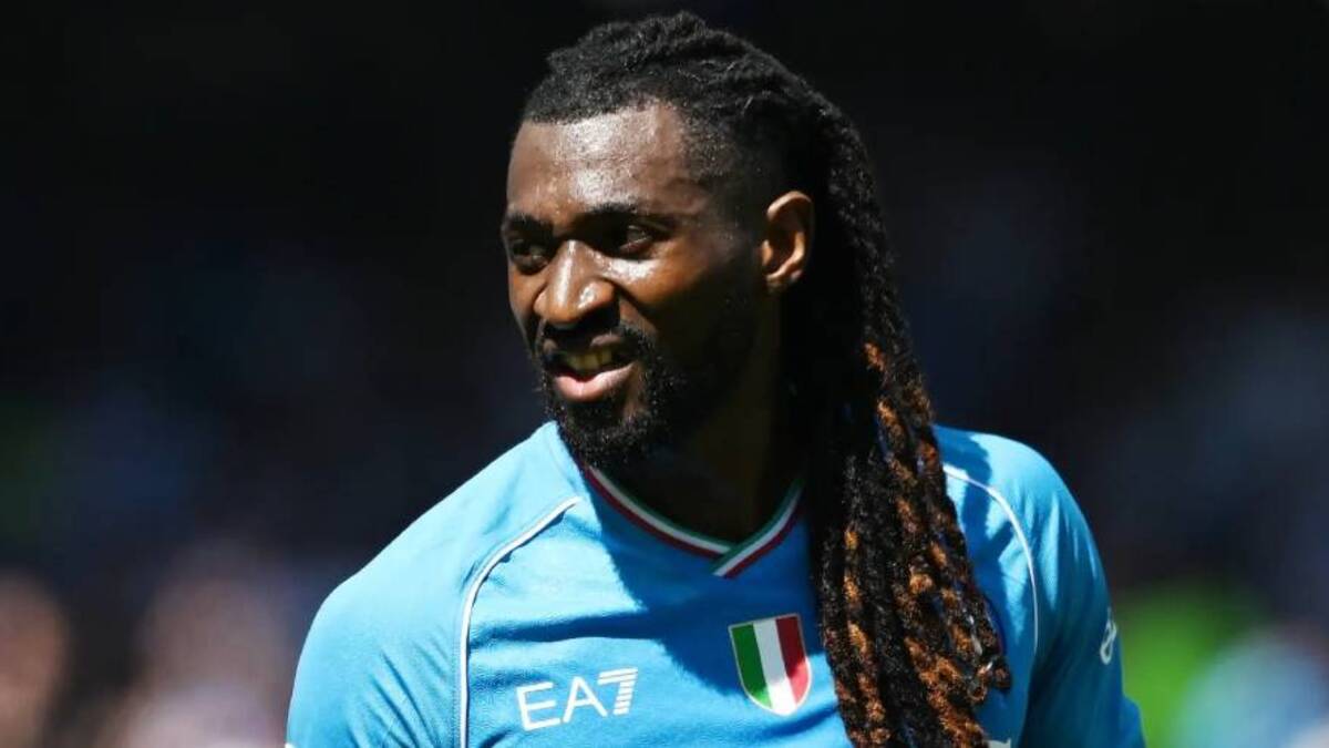 Zambo Anguissa playing for Napoli in Serie A match