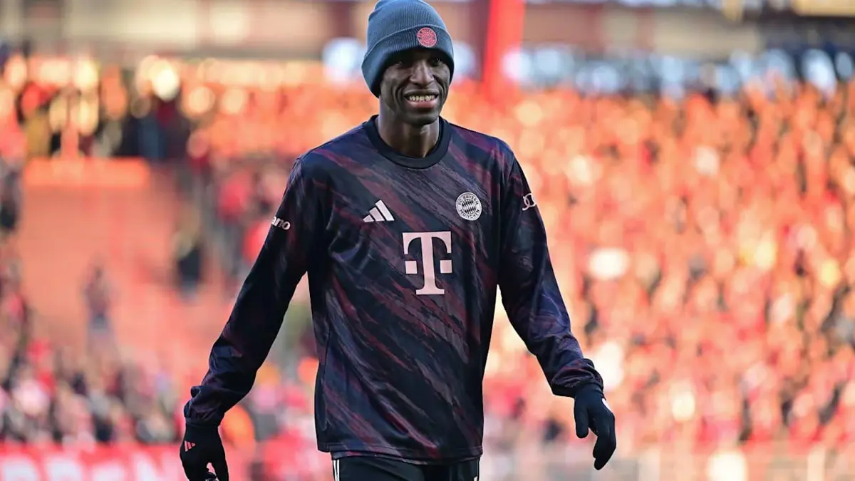 Nicolas Jackson playing for Bayern Munich in a match