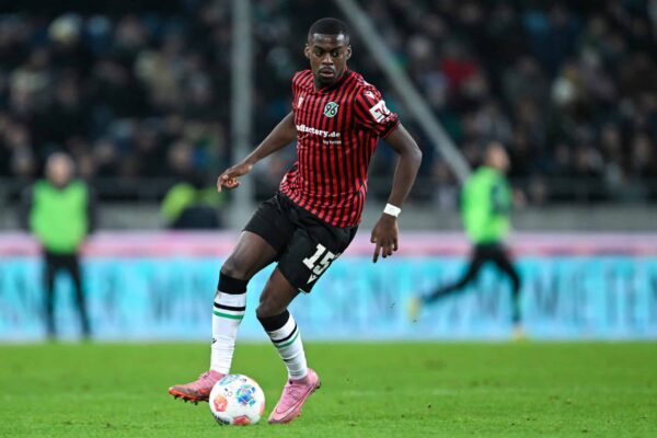 Hannover 96 want to keep Noel Aseko