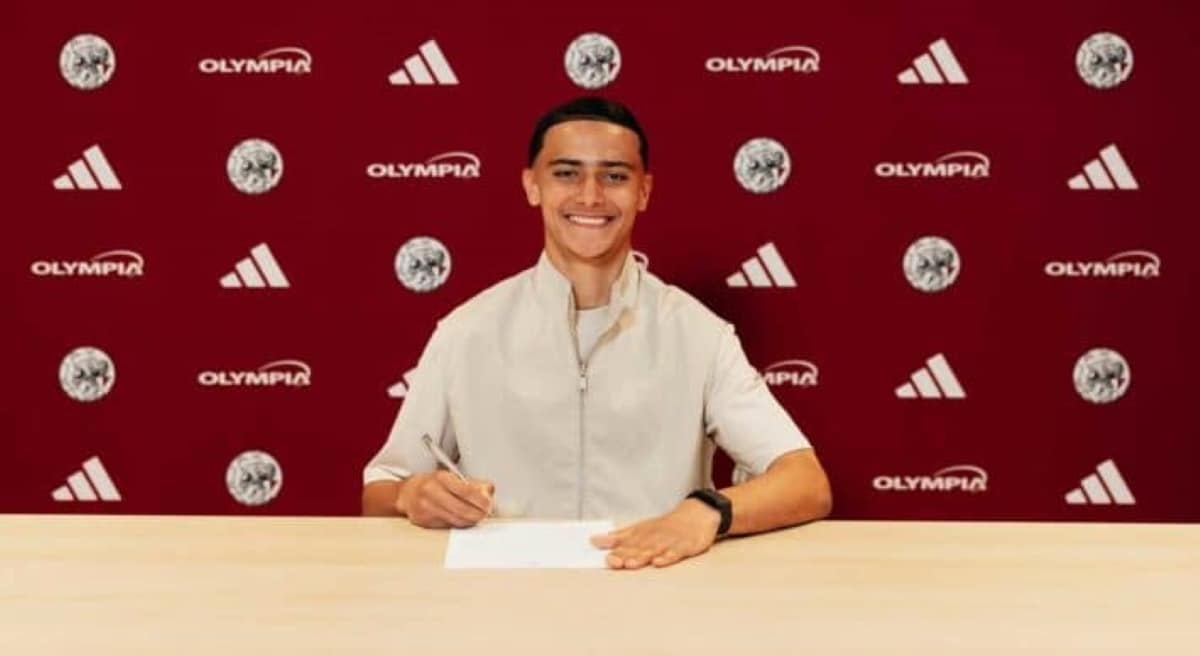 Marouane Bentaleb signs first professional contract with Ajax