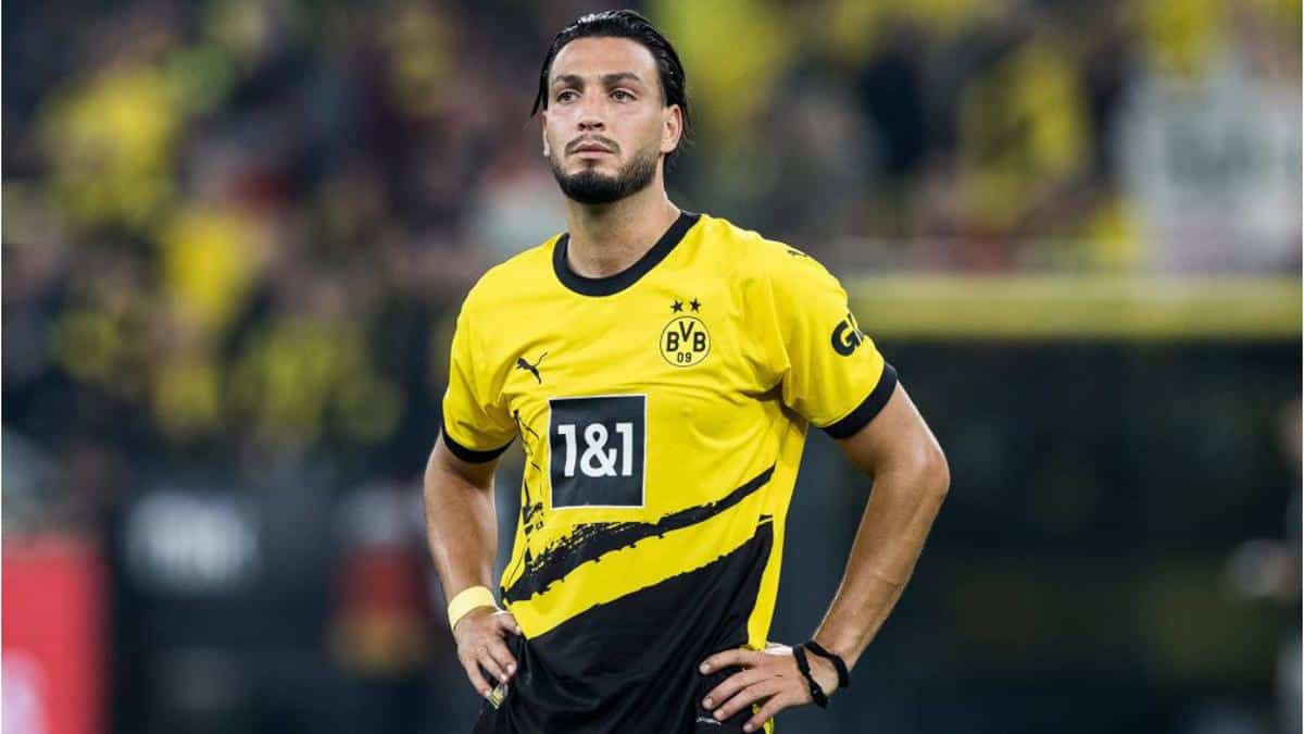 Ramy Bensebaini playing for Borussia Dortmund