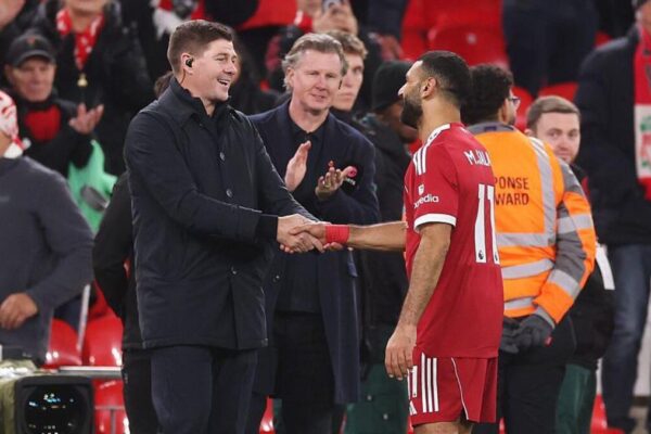 Steven Gerrard has a good talking relationship with Mohamed Salah