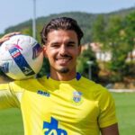 Nais Djouahra in action during Arouca vs Estoril match