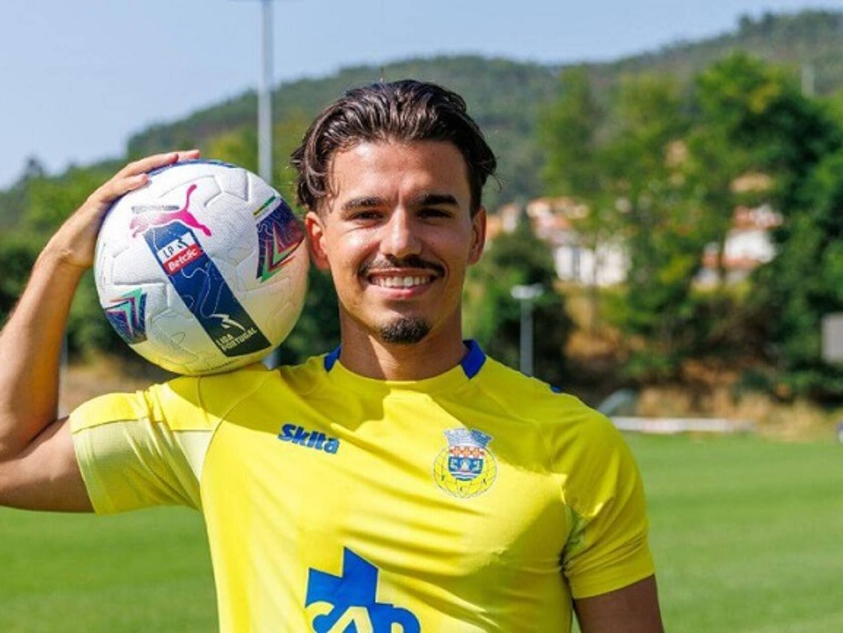 Nais Djouahra in action during Arouca vs Estoril match