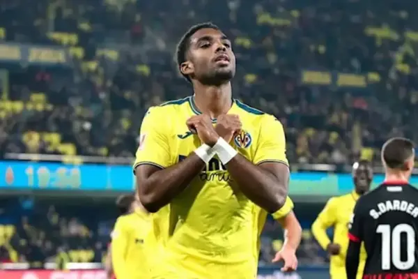 Villarreal defenders in action during a La Liga match