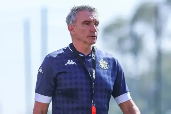 Patrice Carteron has admitted his Wydad AC side is in trouble