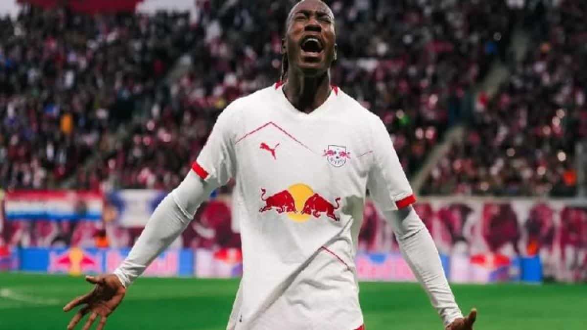 Yan Diomande playing for RB Leipzig in a Bundesliga match