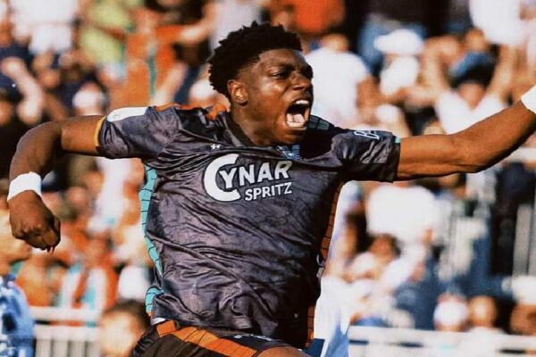 Issa Doumbia playing for Venezia during Serie B season