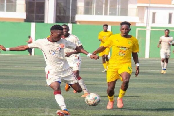 Mamady Mara playing for Horoya AC