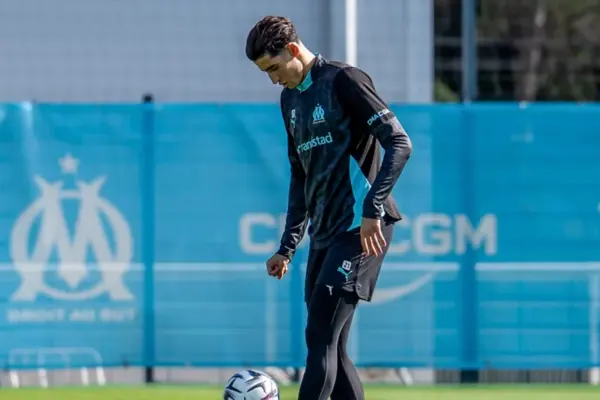 Nayef Aguerd to stay at Marseille
