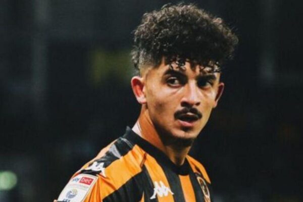 Mohamed Belloumi playing for Hull City during Championship match