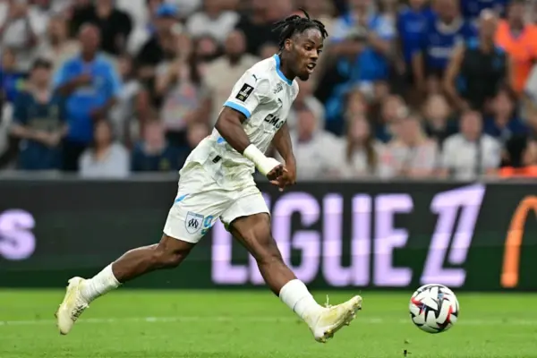 Elye Wahi in action for OGC Nice