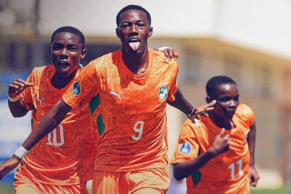 Ivory Coast and Egypt players compete during the U17 AFCON quarter-final
