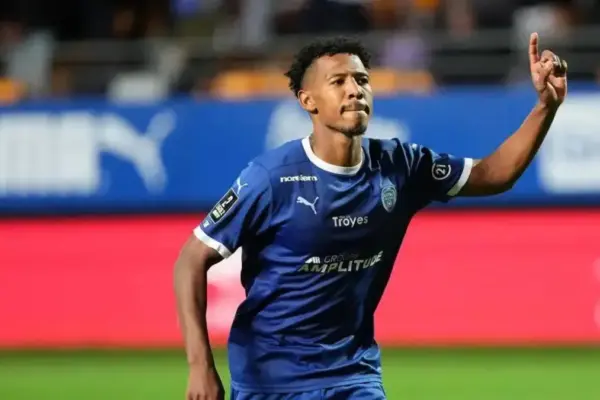 Tawfik Bentayeb playing for ESTAC Troyes during a football match