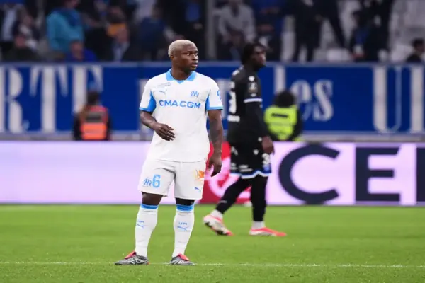 Tochukwu Nnadi playing for Marseille during a Ligue 1 match