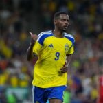 Lindelof hails Alexander Isak