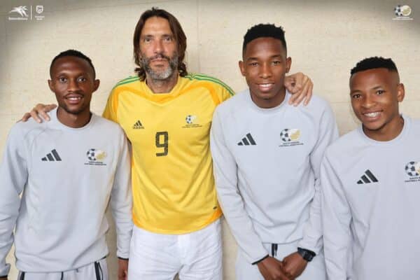 George Koumantarakis visits South Africa players