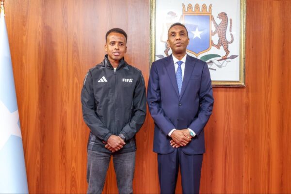 Somalia Sports Minister praise referee Omar Abdulkadir Artan