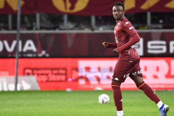 Aboubacar Lô signs for Stade Lavallois