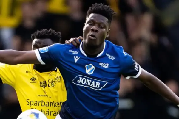 Emmanuel Yeboah in action during his loan spell at Halmstads BK