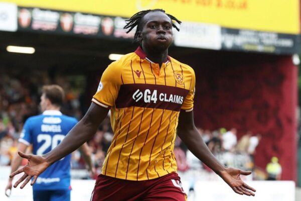 Emmanuel Longelo in action for Motherwell during the Scottish Premiership season