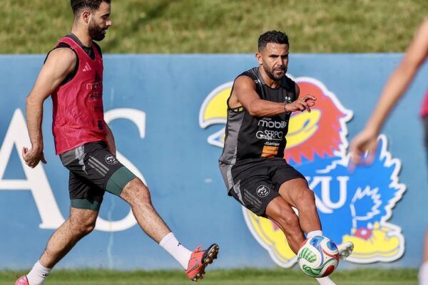 Algeria complete final training session before travelling to Vancouver