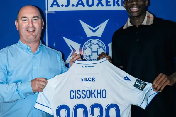 Mamoudou Cissokho signs first professional contract with AJ Auxerre