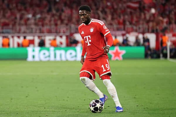 Alphonso Davies embraces battle with Nathaniel Brown at Bayern Munich