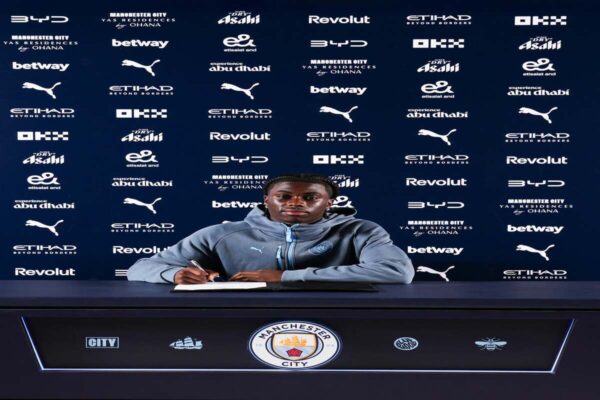 Manchester City sign teenage winger Jeremy Monga from Leicester