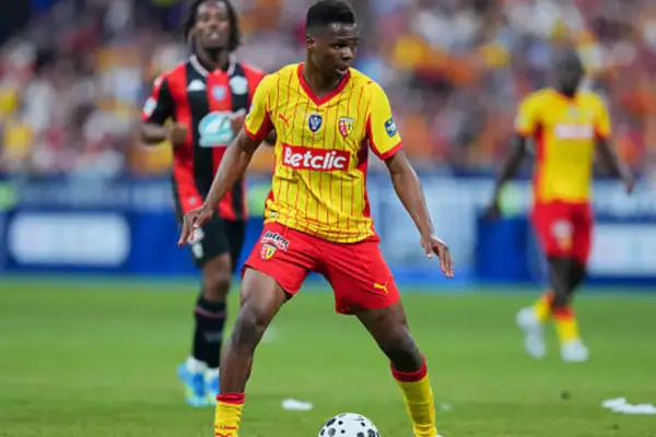 Mamadou Sangare nears Brentford switch