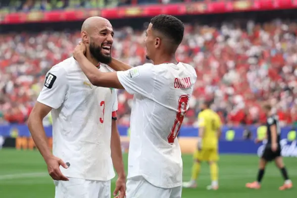 Noussair Mazraoui changes agency