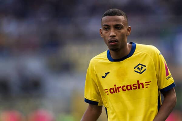 Marseille submit offer for Algeria right-back Rafik Belghali