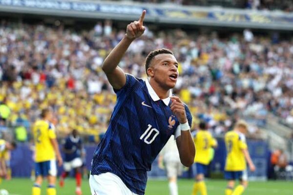 France players celebrate after defeating Paraguay in the 2026 FIFA World Cup Round of 16.