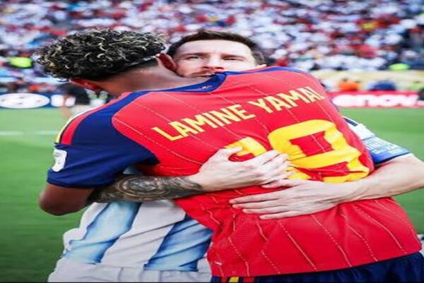Lionel Messi embraces Lamine Yamal after the 2026 FIFA World Cup final between Argentina and Spain.