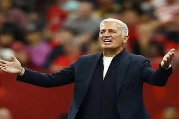 Algeria head coach Vladimir Petkovic during an international match