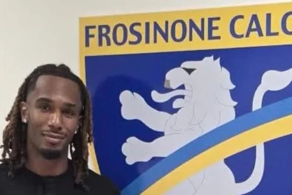 Enzo Tchato joins Frosinone from Montpellier