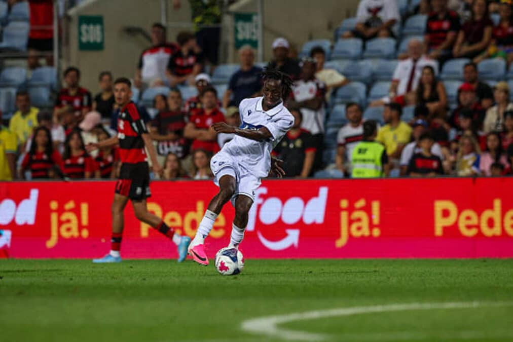 Strasbourg track Karim Sow but await defensive exits