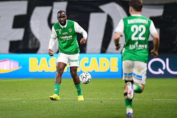 Mickael Nade bids emotional farewell to AS Saint-Etienne