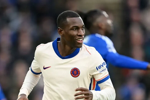 Nicolas Jackson to join Aston Villa