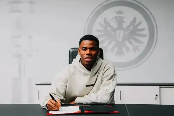 Eintracht Frankfurt signs Raphael Onyedika