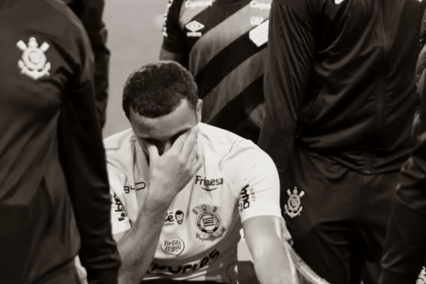 Zakaria Labyad Reacts After Suffering Serious Knee Injury