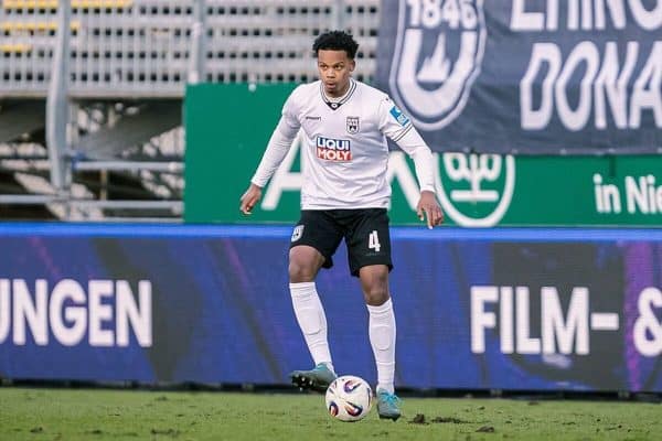 Julian Etse signs professional contract at Eintracht Frankfurt