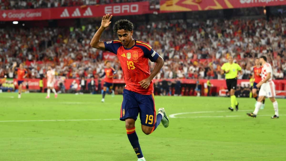 Lamine Yamal scores ‘masterpiece’ after Spain make 26-touch move ...